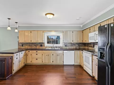 103 E Griggs St, Mansfield, IL 61854 photo 9