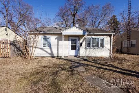 Exterior - 762 N Webster Cir, Kankakee, IL 60901 photo 4 of 12