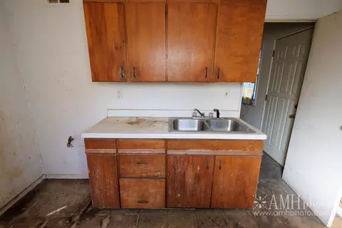 Kitchen - 762 N Webster Cir, Kankakee, IL 60901 photo 2 of 3