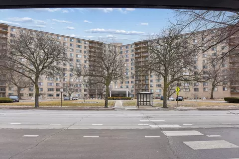 6933 N Kedzie Ave #603, Chicago, IL 60645