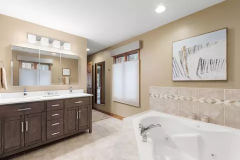 Bath - Undisclosed, Wheaton, IL 60189 photo 2 of 6