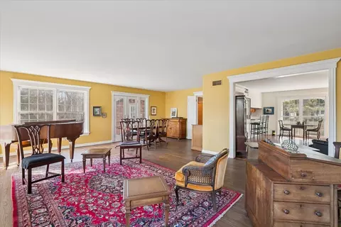 Living - 58 E Laurel Ave, Lake Forest, IL 60045 photo 3 of 3