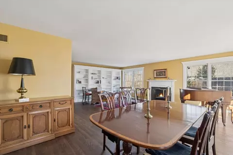 Dining - 58 E Laurel Ave, Lake Forest, IL 60045 photo 2 of 3
