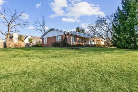 Exterior - 58 E Laurel Ave, Lake Forest, IL 60045 photo 4 of 6