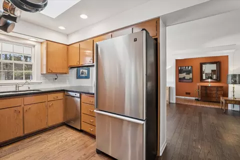 Kitchen - 58 E Laurel Ave, Lake Forest, IL 60045 photo 1 of 5