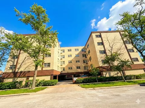 7840 W North Ave #2K, Elmwood Park, IL 60707