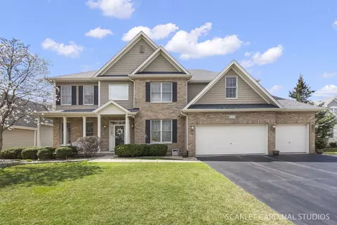 832 Deering Ct, West Chicago, IL 60185