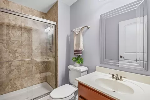 Bath - 12002 Ashbrook Ln, Mokena, IL 60448 photo 1 of 4