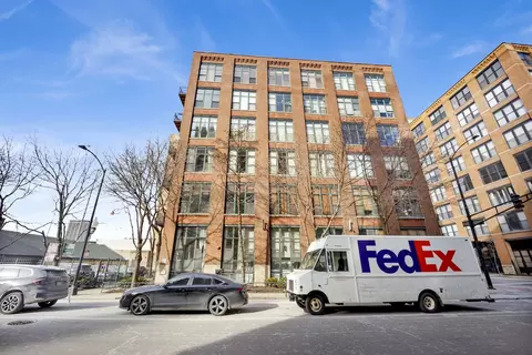 701 W Jackson Blvd #402, Chicago, IL 60661