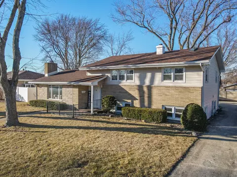 284 W Fifth St, Manteno, IL 60950