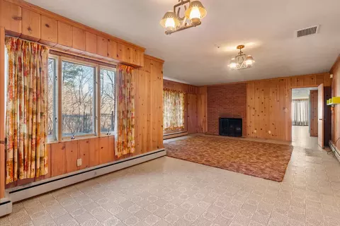 Living - 3108 26th St, Moline, IL 61265 photo 9 of 9