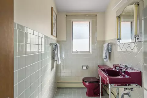Bath - 3108 26th St, Moline, IL 61265 photo 2 of 4