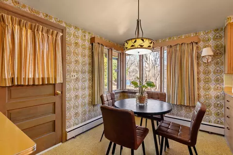 Dining - 3108 26th St, Moline, IL 61265 photo 3 of 4