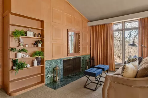 Living - 3108 26th St, Moline, IL 61265 photo 6 of 9