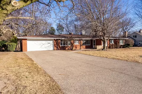 Exterior - 3108 26th St, Moline, IL 61265 photo 7 of 7