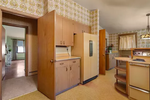 Kitchen - 3108 26th St, Moline, IL 61265 photo 2 of 4