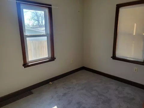 Bedroom - 3607 26th St, Moline, IL 61265 photo 2 of 2