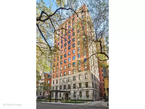 73 Elm St #7B, Chicago, IL 60611