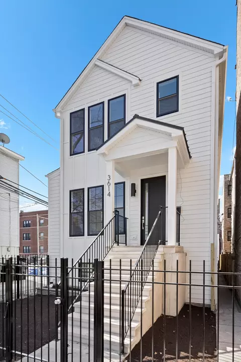3614 N Marshfield Ave, Chicago, IL 60613