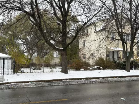 1418 E 76th St, Chicago, IL 60619 photo 4