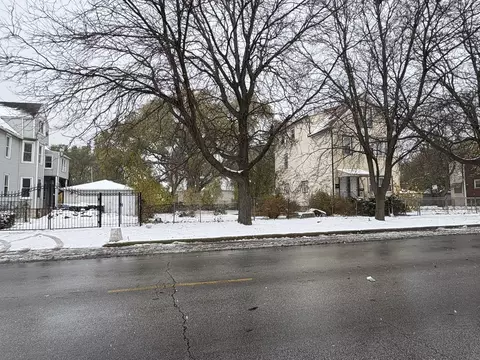 1418 E 76th St, Chicago, IL 60619 photo 3