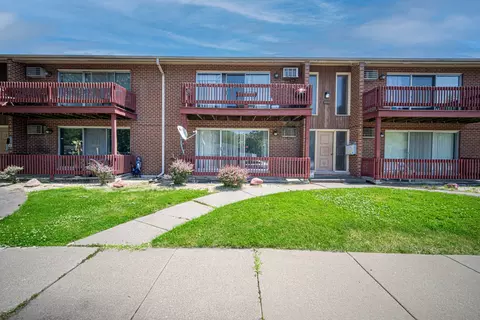 553 N Carroll Pkwy #1D, Glenwood, IL 60425
