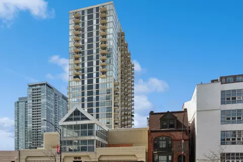 1212 N Lasalle Dr #802, Chicago, IL 60610
