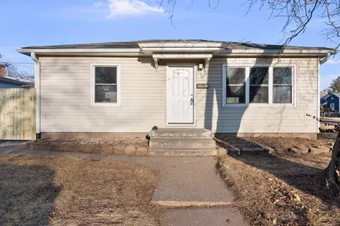 121 Wellman Ave, Davenport, IA 52802