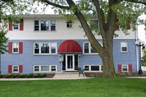 9424 Kelvin Ln #3286, Schiller Park, IL 60176