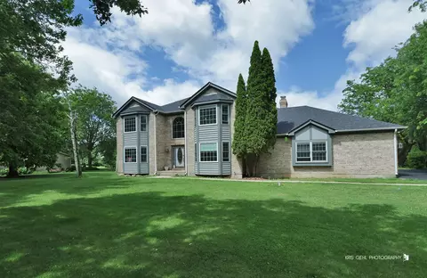 1509 N Denali Trl, Mchenry, IL 60050