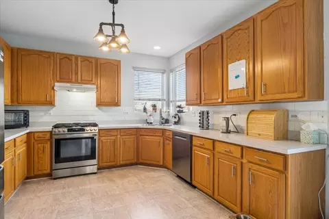 Kitchen - 821 Red Barn Ln, Elgin, IL 60124 photo 1 of 3