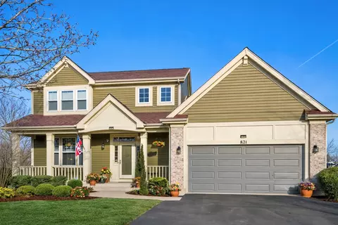 821 Red Barn Ln, Elgin, IL 60124