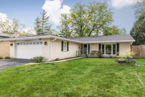 133 W King George Ct, Palatine, IL 60067
