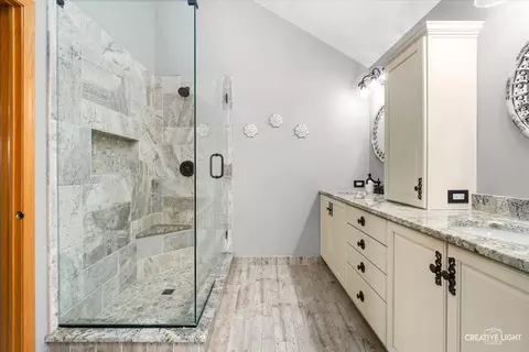 Bath - 2019 Gleneagle Dr, Plainfield, IL 60586 photo 2 of 4
