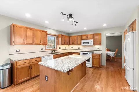 Kitchen - 2019 Gleneagle Dr, Plainfield, IL 60586 photo 2 of 3