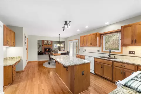 Kitchen - 2019 Gleneagle Dr, Plainfield, IL 60586 photo 1 of 3