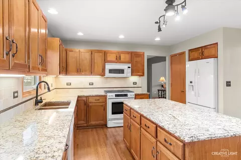 Kitchen - 2019 Gleneagle Dr, Plainfield, IL 60586 photo 3 of 3