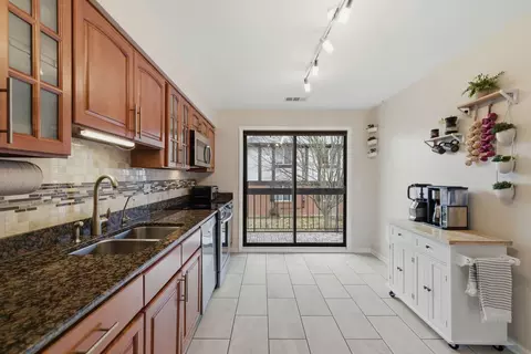 Undisclosed, Willowbrook, IL 60527 photo 9