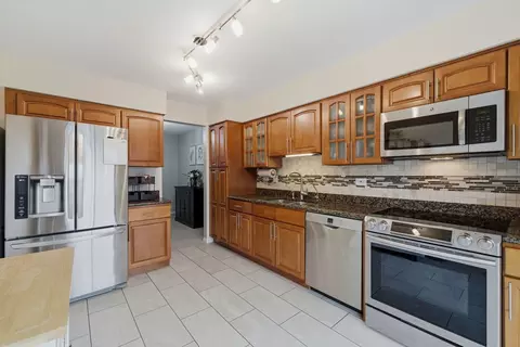 Undisclosed, Willowbrook, IL 60527 photo 8