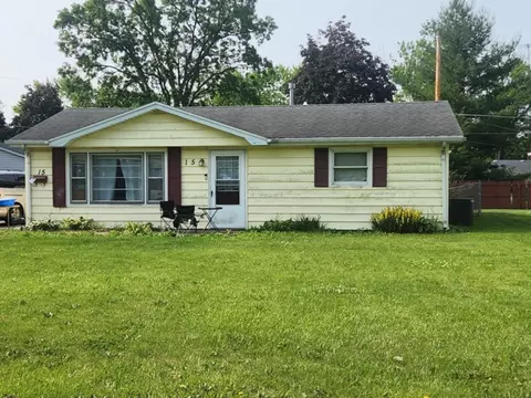 15 Hanson Dr, Bourbonnais, IL 60914