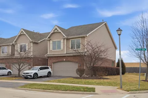 301 Nicole Way, Itasca, IL 60143
