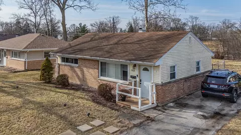 309 Blackhawk Dr, Park Forest, IL 60466