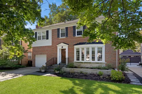 6626 N Sioux Ave, Chicago, IL 60646