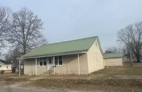 307 E Parker St, Pinckneyville, IL 62274