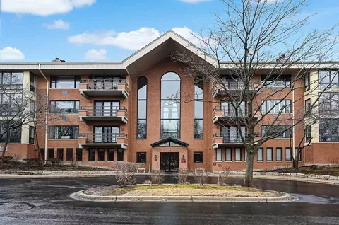 3525 S Cass Ct #515, Oak Brook, IL 60523