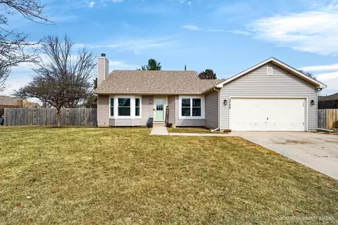3728 Pebble Crk, Mchenry, IL 60050