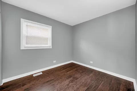 Bedroom - 911 E 76th St, Chicago, IL 60619 photo 1 of 3