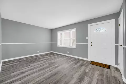 Living - 911 E 76th St, Chicago, IL 60619 photo 4 of 4
