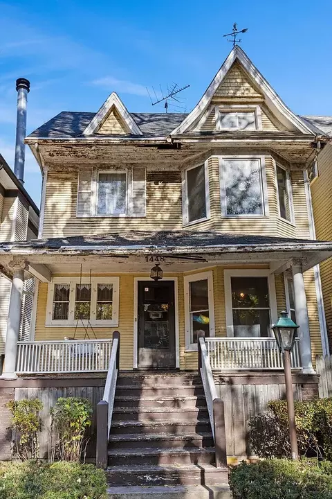 1448 W Glenlake Ave, Chicago, IL 60660