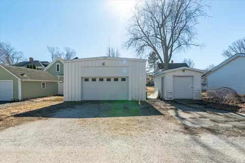Exterior - 321 E 2nd St, El Paso, IL 61738 photo 11 of 11